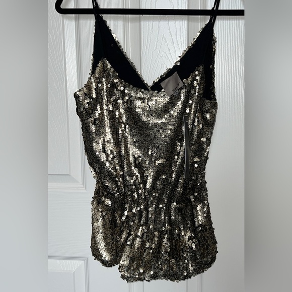 ⭐️ NWT Gold Sequence Tank - Picture 2 of 3
